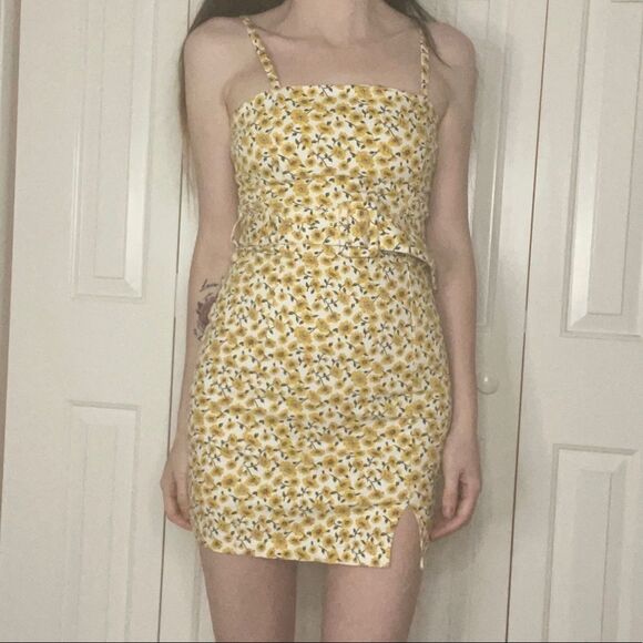 NWOT Womens forever 21 floral mini dress with belt size small - Picture 5 of 8